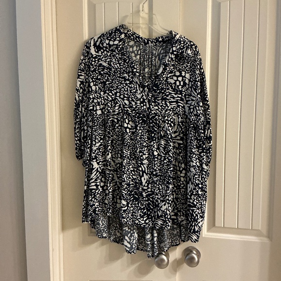 Dark Navy & White tiered boutique Short Sleeved Top. 100% Rayon, Medium - Picture 1 of 4